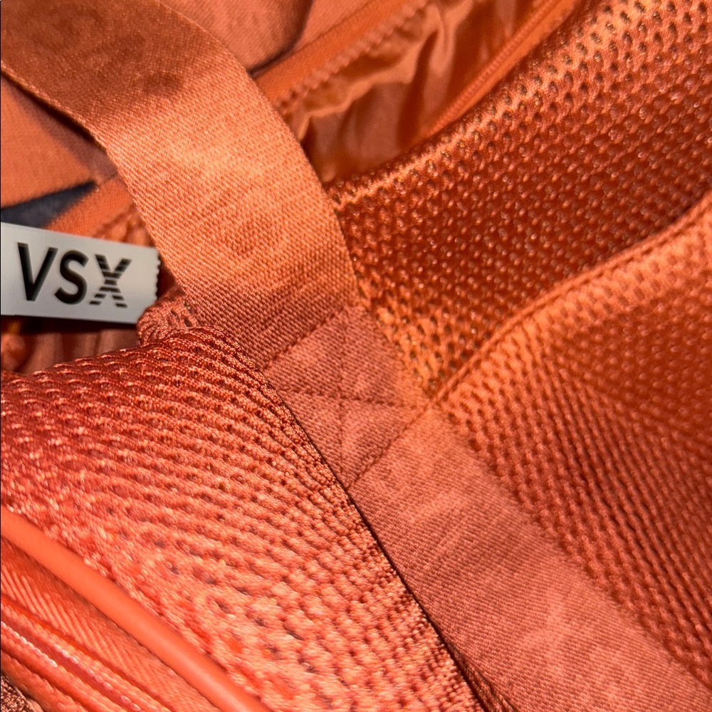 💪🏻 🫦 💪🏻 • 🖤 Victoria Secret’s x VSX x Sweat Style Vibes … - Picture 5 of 12